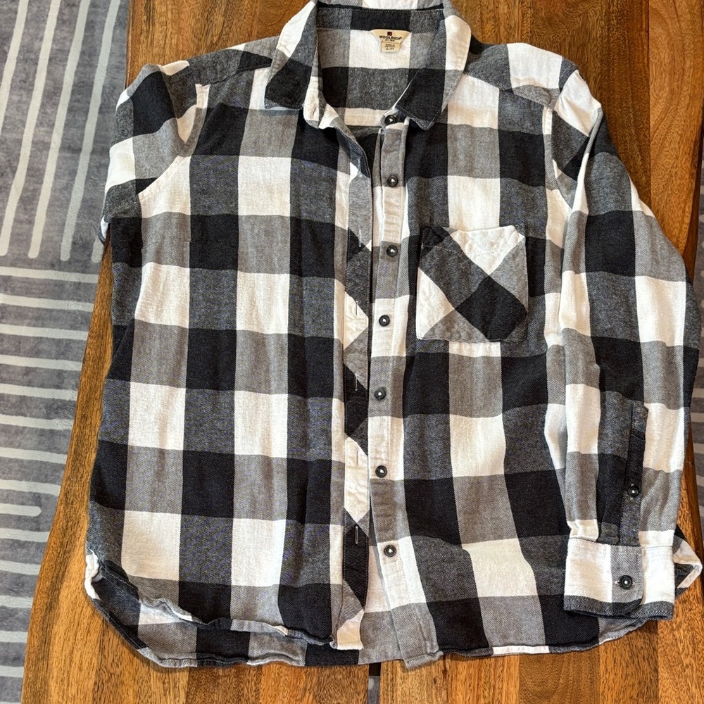 Woolrich Black and White Plaid Flannel Women's Button Down Shirt